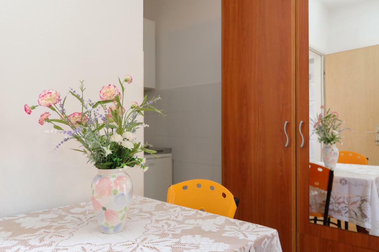 Studio Apartment Ana Supetar Eksteriør bilde