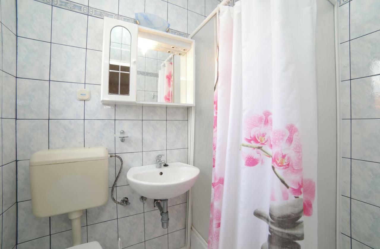 Studio Apartment Ana Supetar Eksteriør bilde